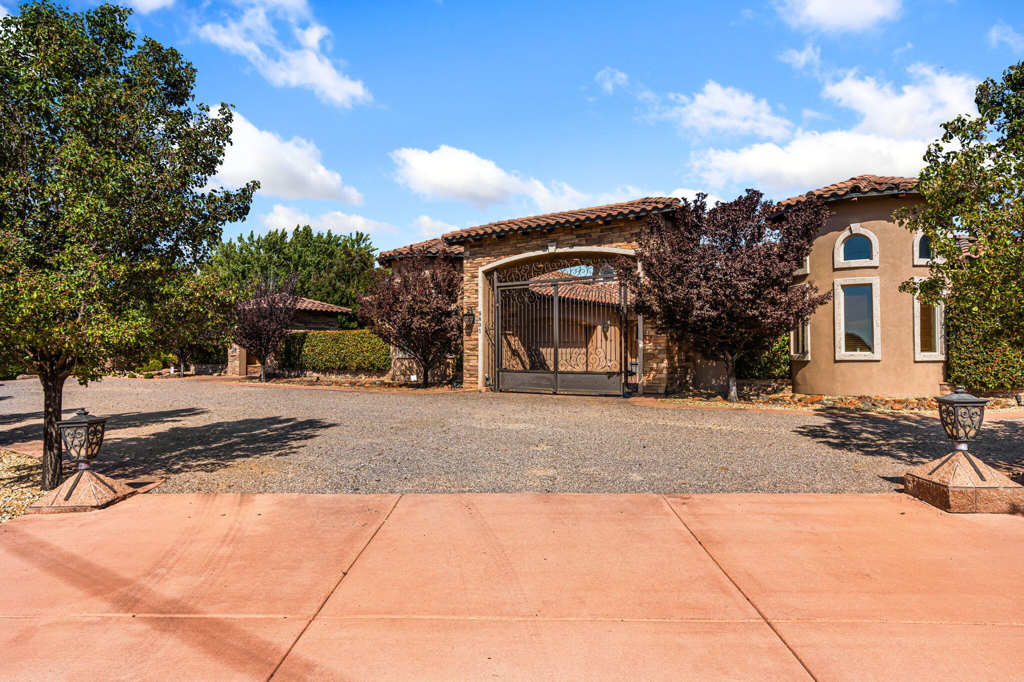 8801 GLENDALE Avenue NE