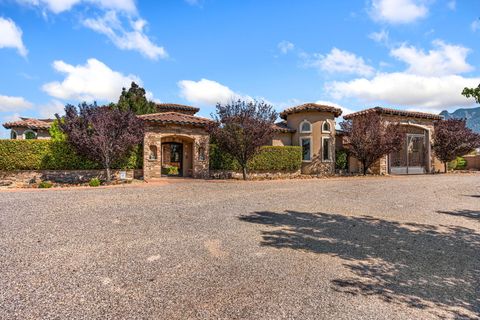 Photo of 8801 GLENDALE Avenue NE, Albuquerque, NM 87122 (MLS # 1092504)