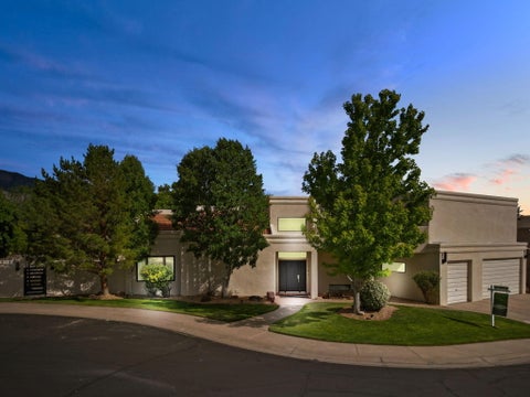 Homes For Sale - 11724 Woodmar Lane<br/> Bernalillo County, Albuquerque, NM 87111