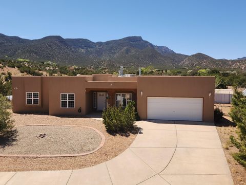 Photo of 29 CAMINO DE LOS DESMONTES, Placitas, NM 87043 (MLS # 1102760)