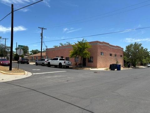 Photo of 1200 Edith Boulevard SE, Albuquerque, NM 87102 (MLS # 1102986)