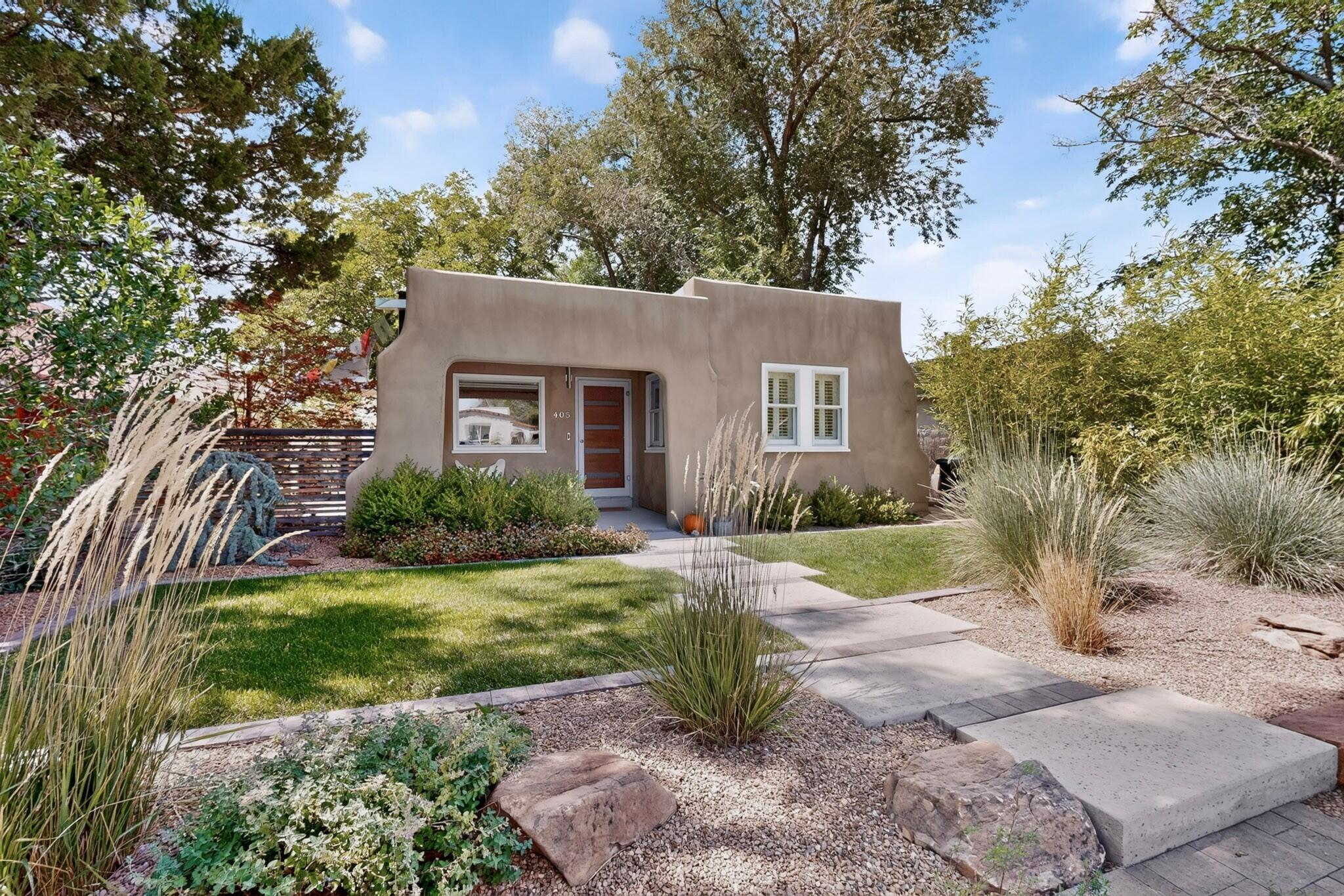 405 Amherst Drive NE