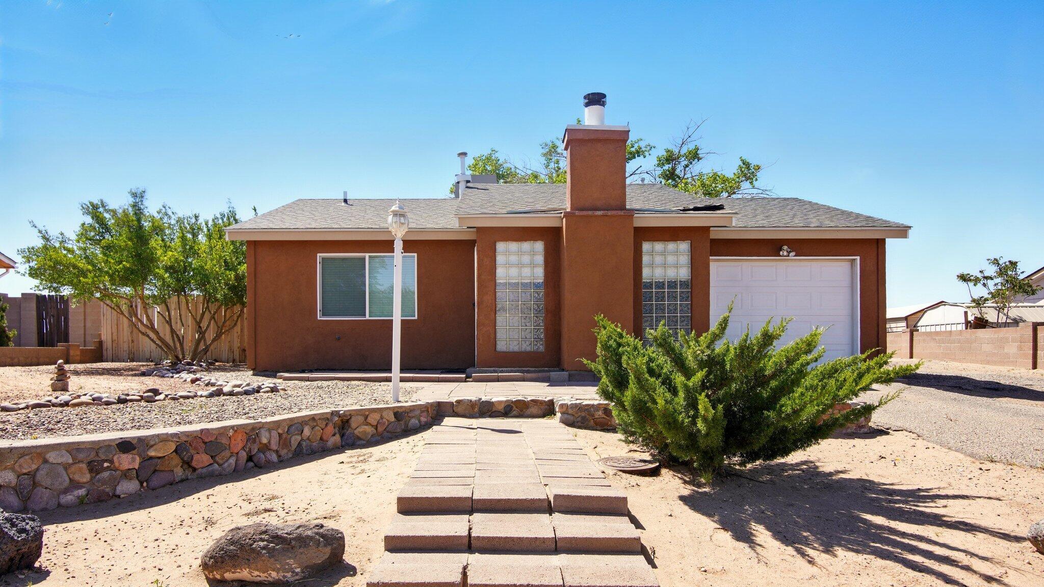 558 Apache Loop, Rio Rancho, New Mexico image 1