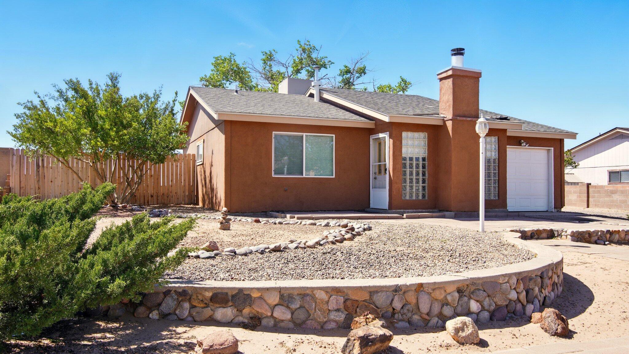558 Apache Loop, Rio Rancho, New Mexico image 2