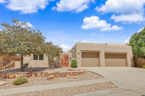 Homes For Sale - 7419 Blue Moon Lane<br/> Bernalillo County, Albuquerque, NM 87113