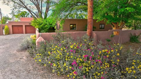 Photo of 801 Sandia Road NW, Albuquerque, NM 87107 (MLS # 1102758)