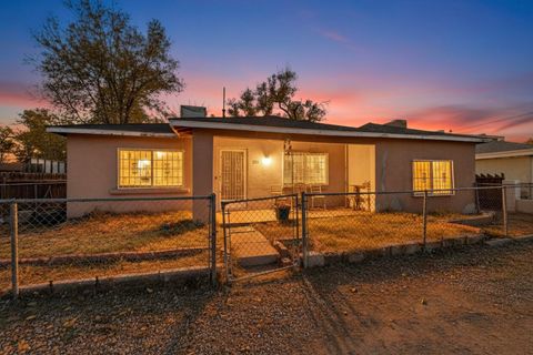 Photo of 821 WHITING Road SW, Albuquerque, NM 87105 (MLS # 1094676)