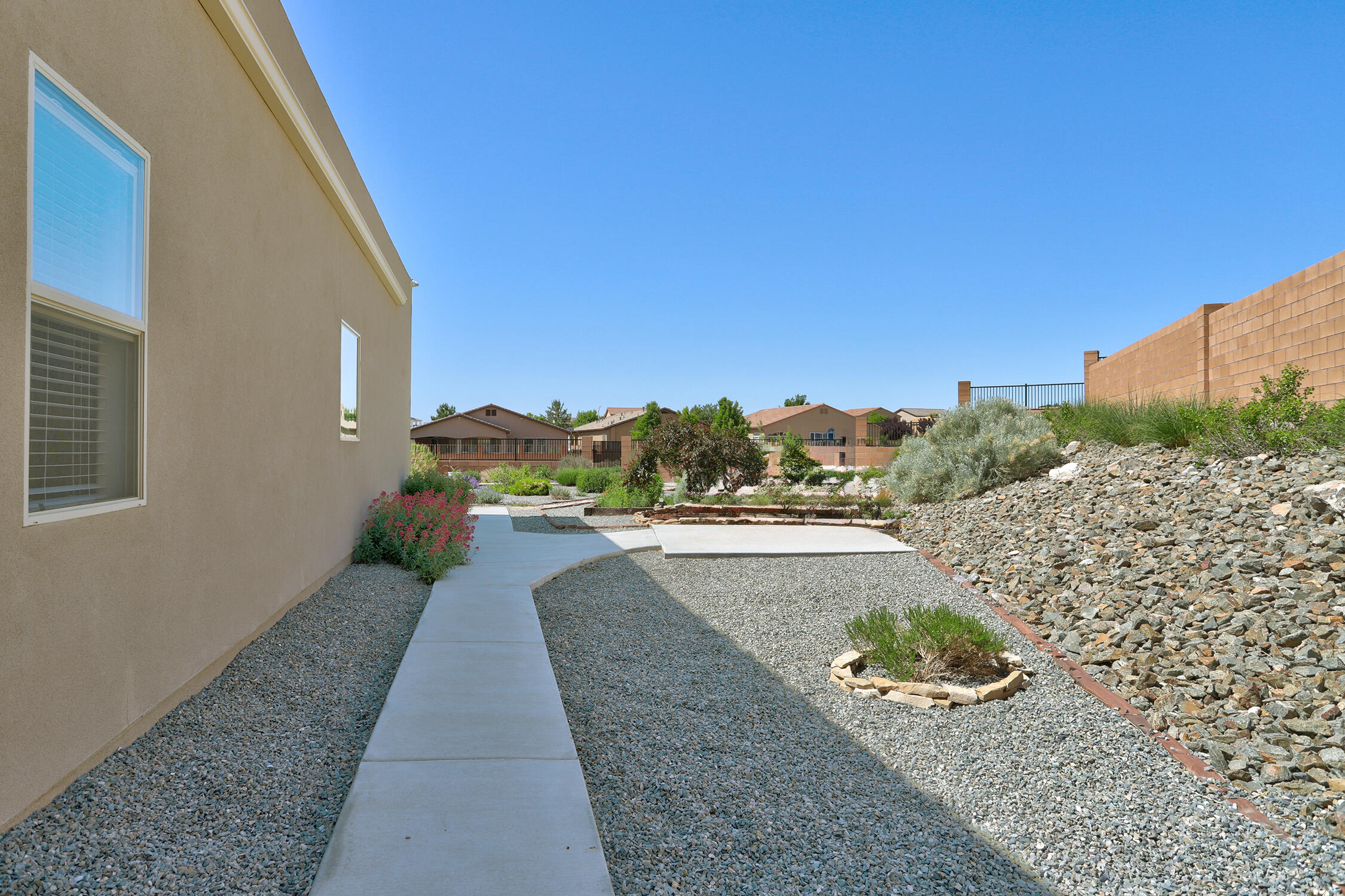6240 Redroot Street, Albuquerque, New Mexico image 40