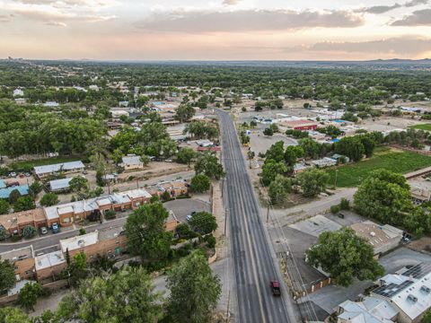 8032 4th Street NW Los Ranchos NM 87114