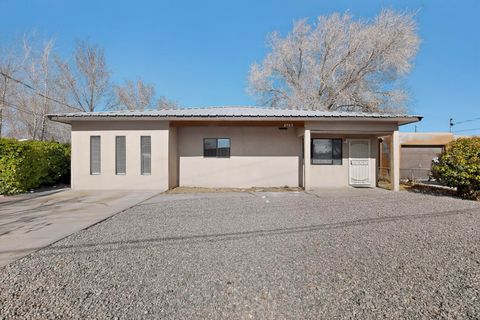 2705 Mountain Road NW Albuquerque NM 87104