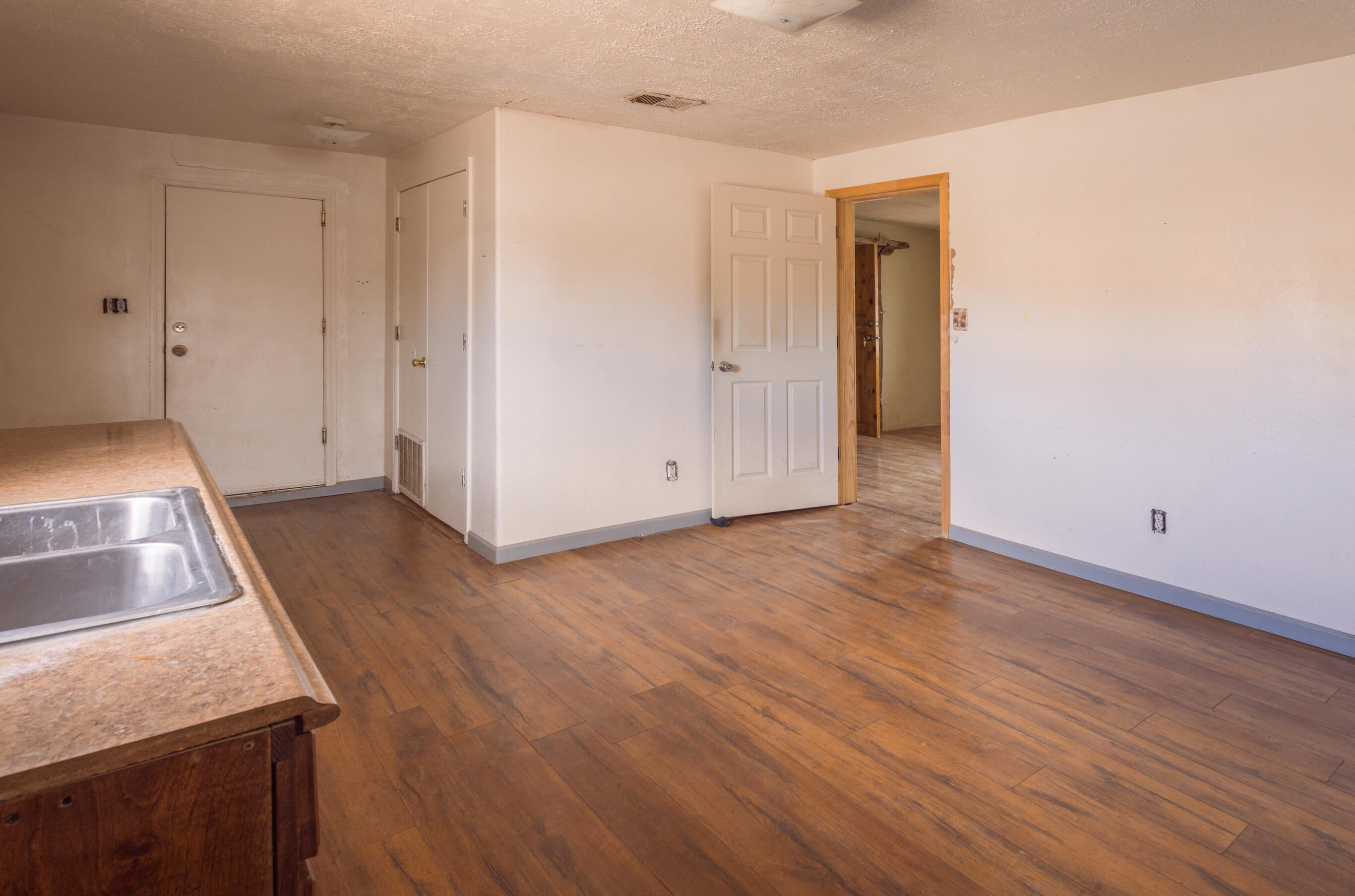 922 W Gilbert Avenue, Belen, New Mexico image 13