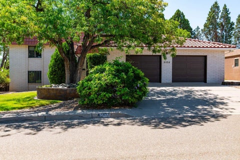 Homes For Sale - 2532 Harold Place<br/> Bernalillo County, Albuquerque, NM 87106