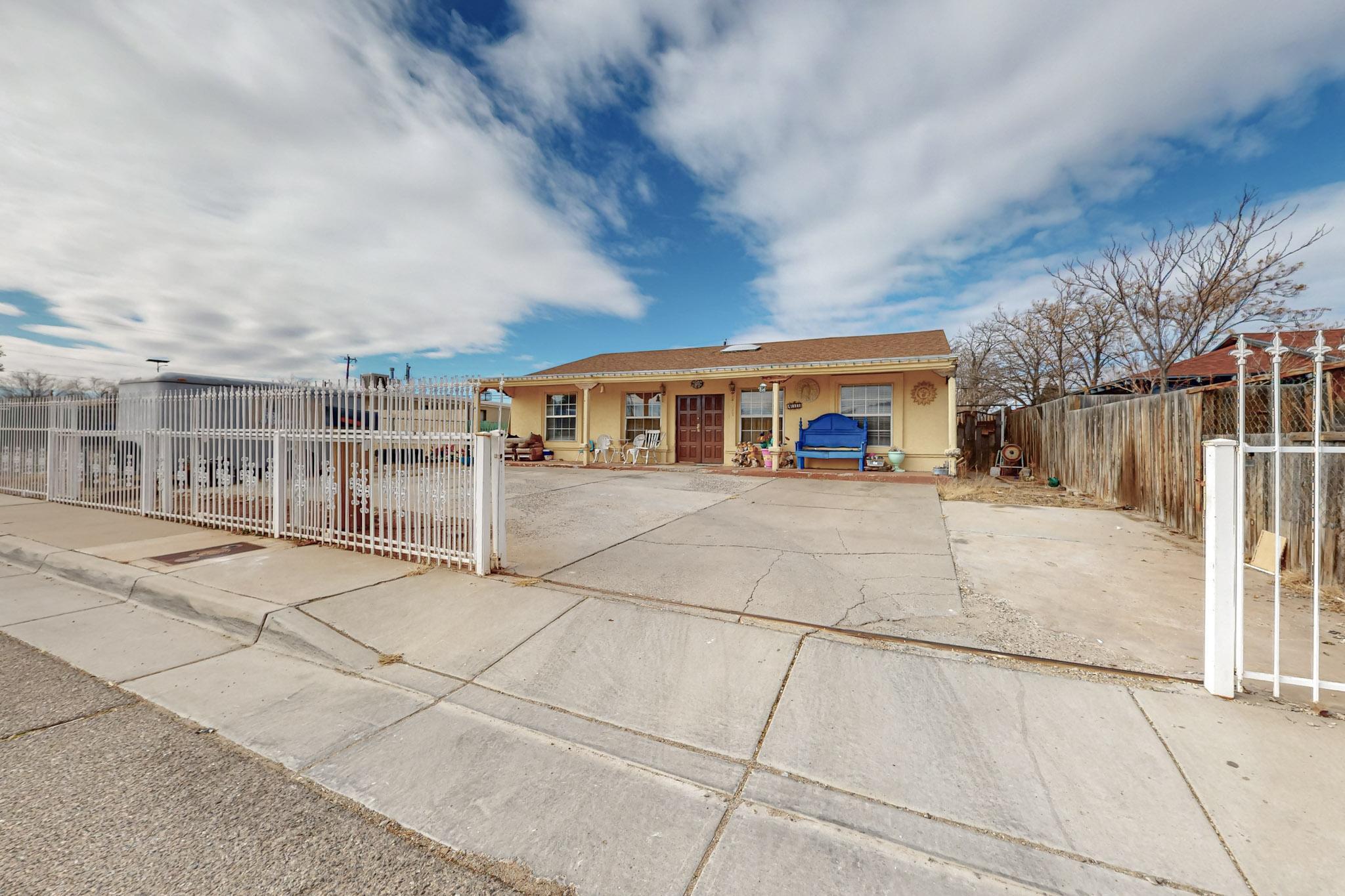 411 Dallas Street, Albuquerque, New Mexico image 1