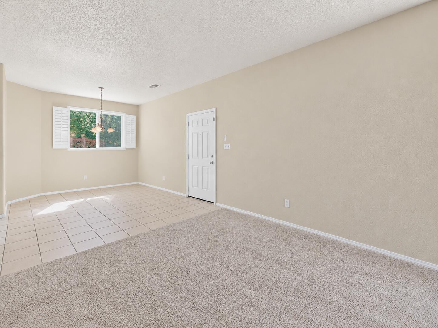 1305 Desert Paintbrush Loop NE