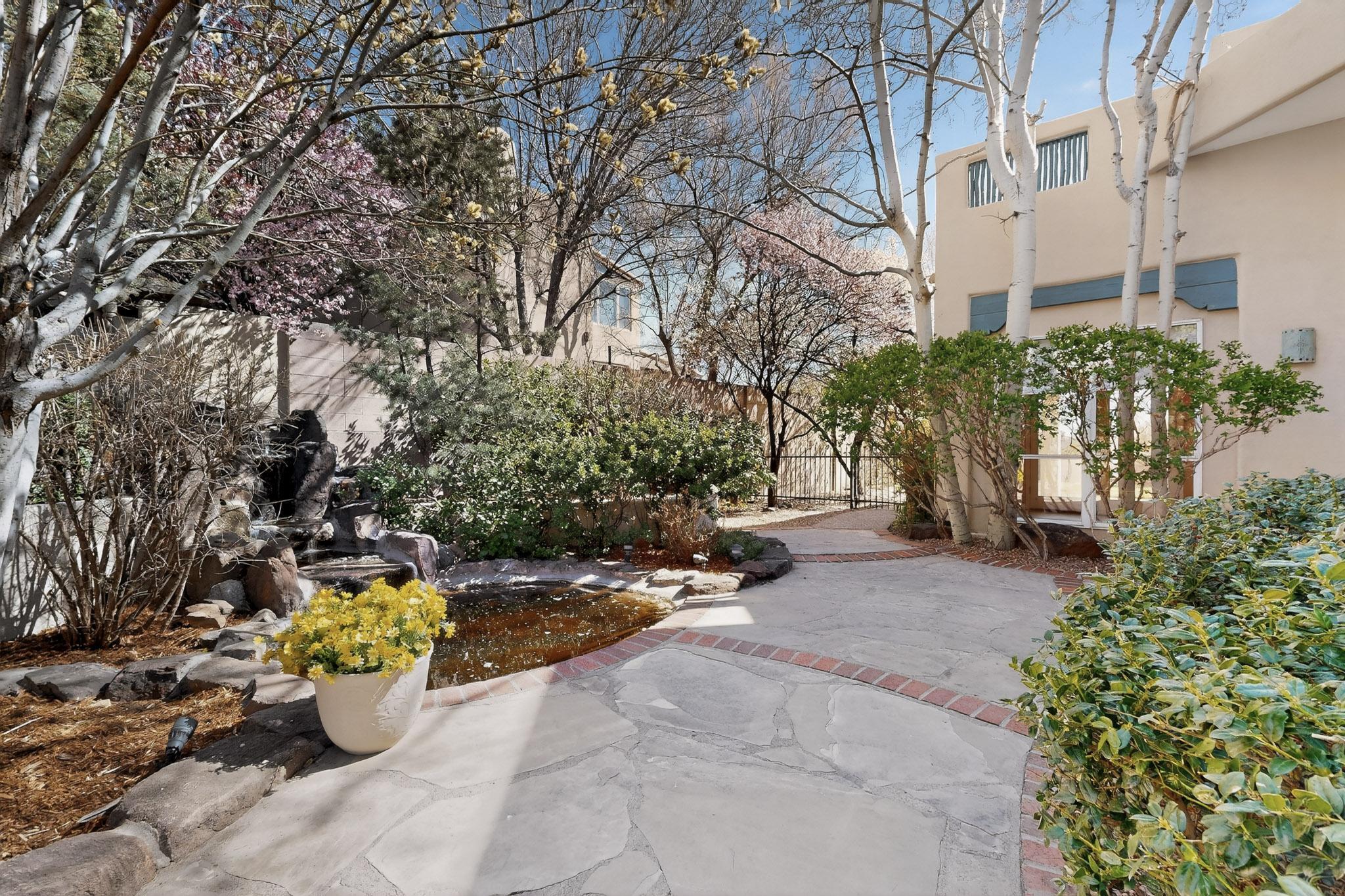 12520 Crested Moss Road NE