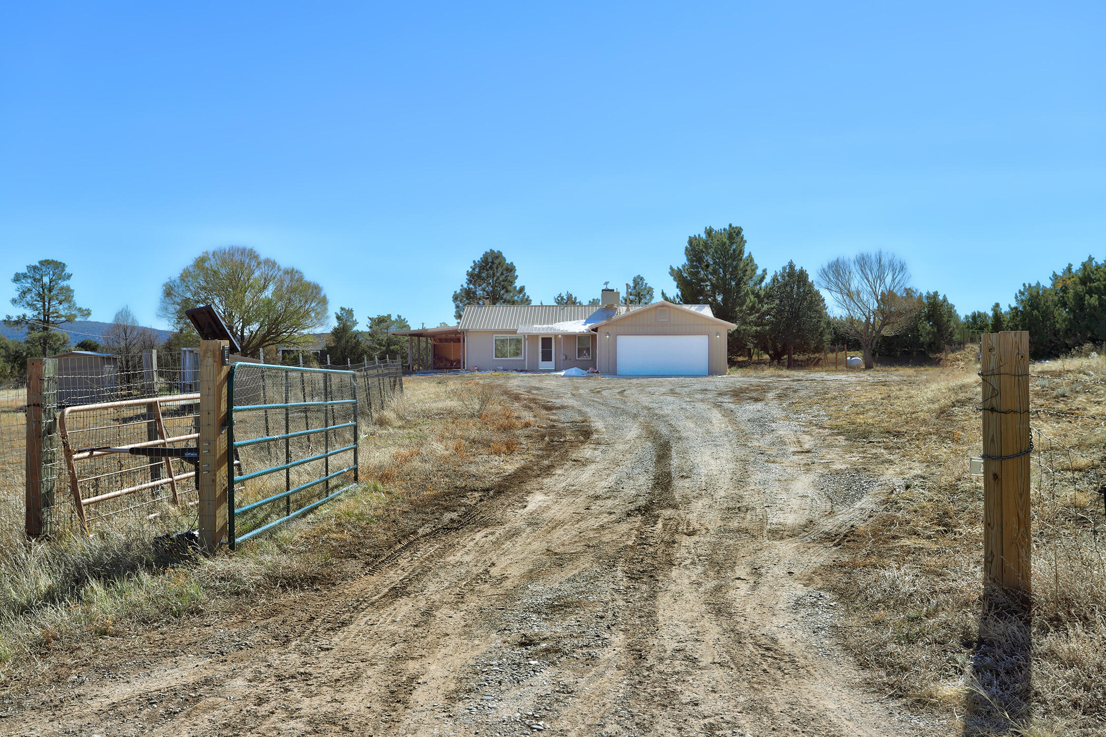 734 Nm 217, Tijeras, New Mexico image 1