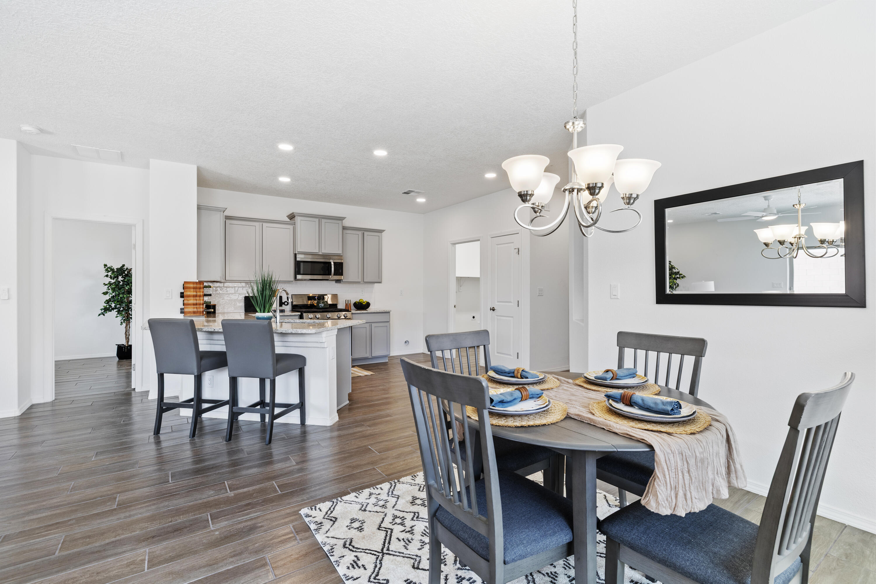 6200 N White Hawk Drive NE