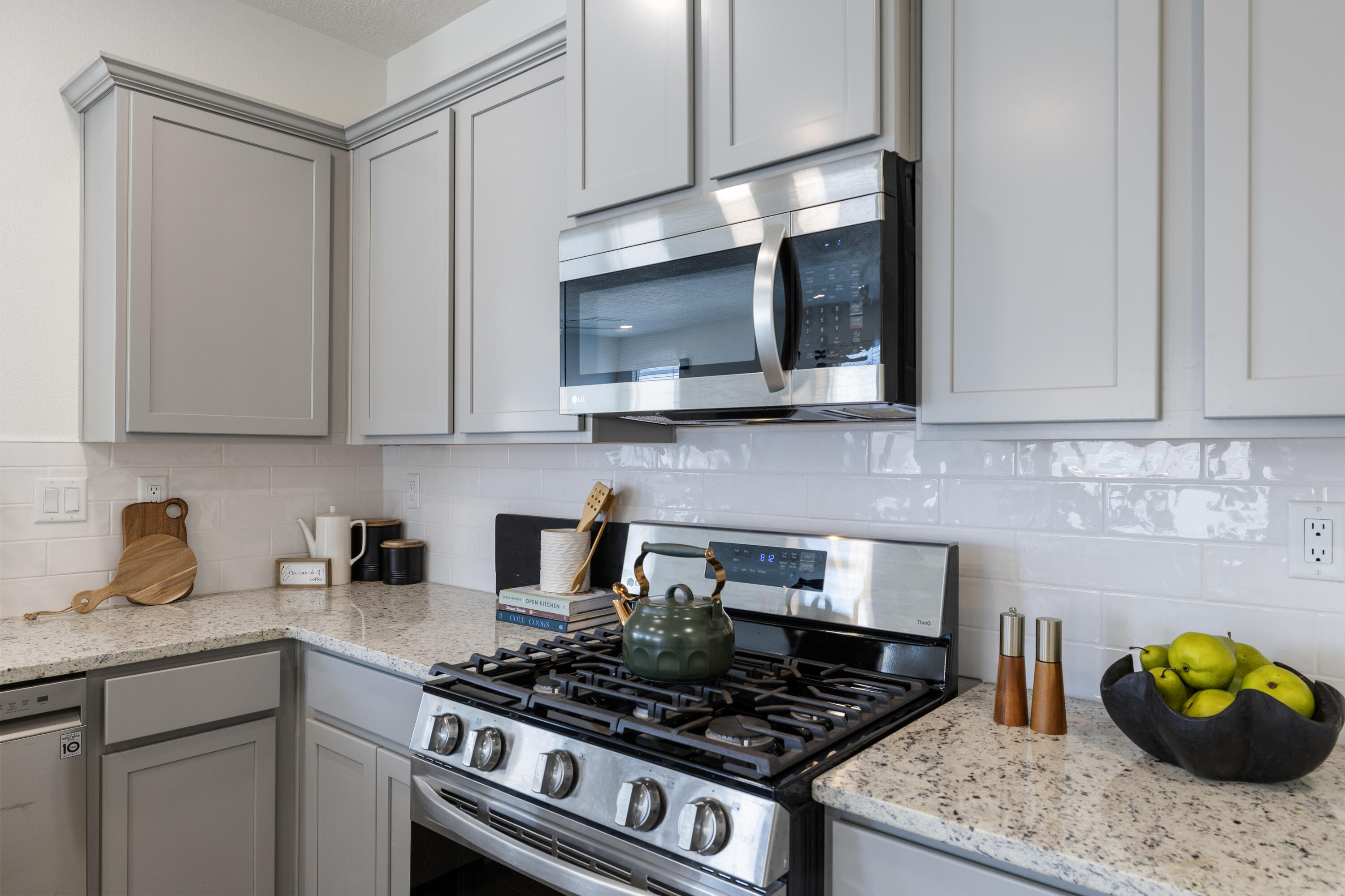 6200 N White Hawk Drive NE