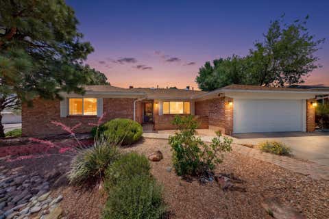 Homes For Sale - 9701 Avenida Del Oso<br/> Albuquerque, NM 87111