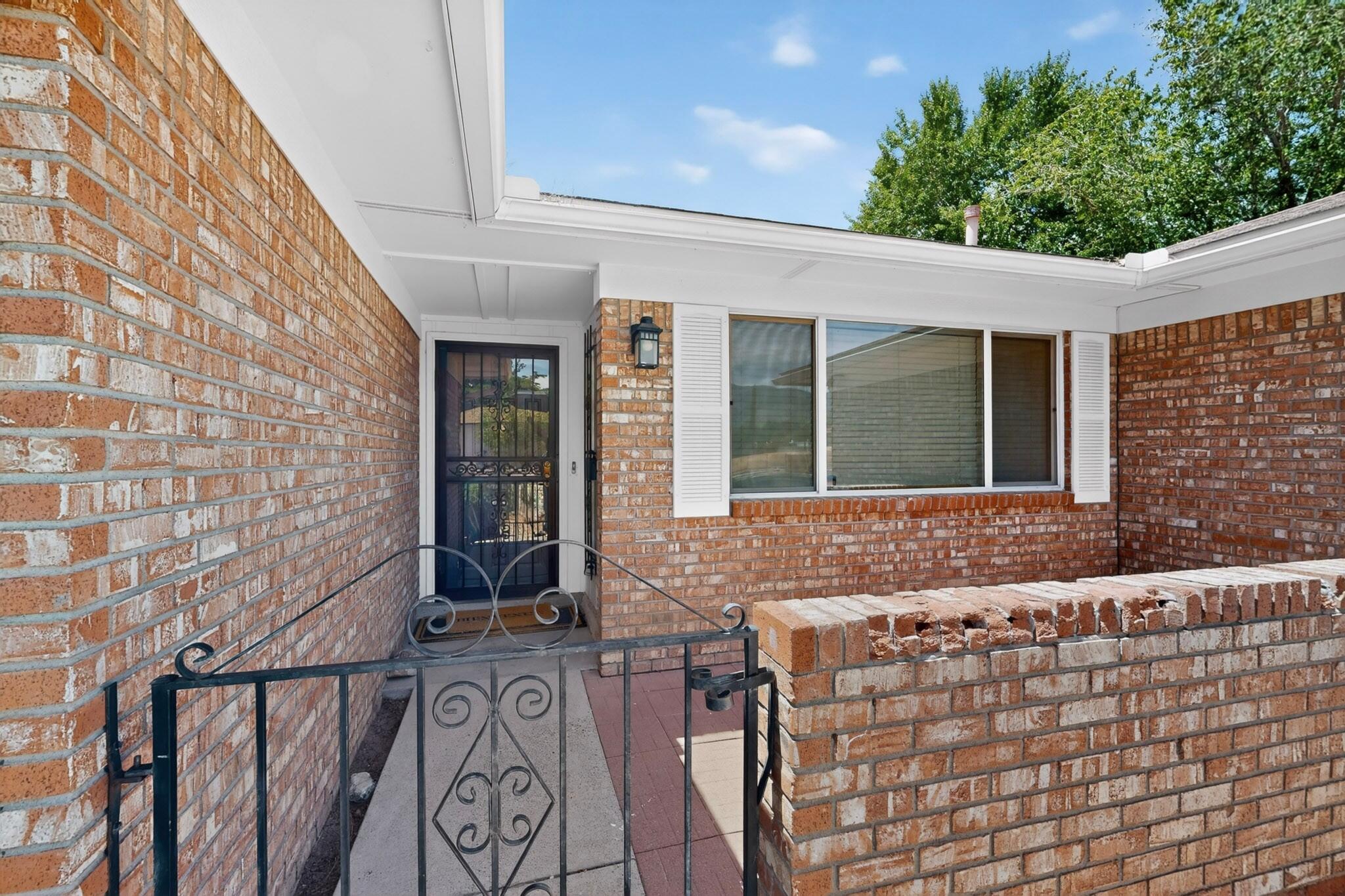 9701 Avenida Del Oso NE