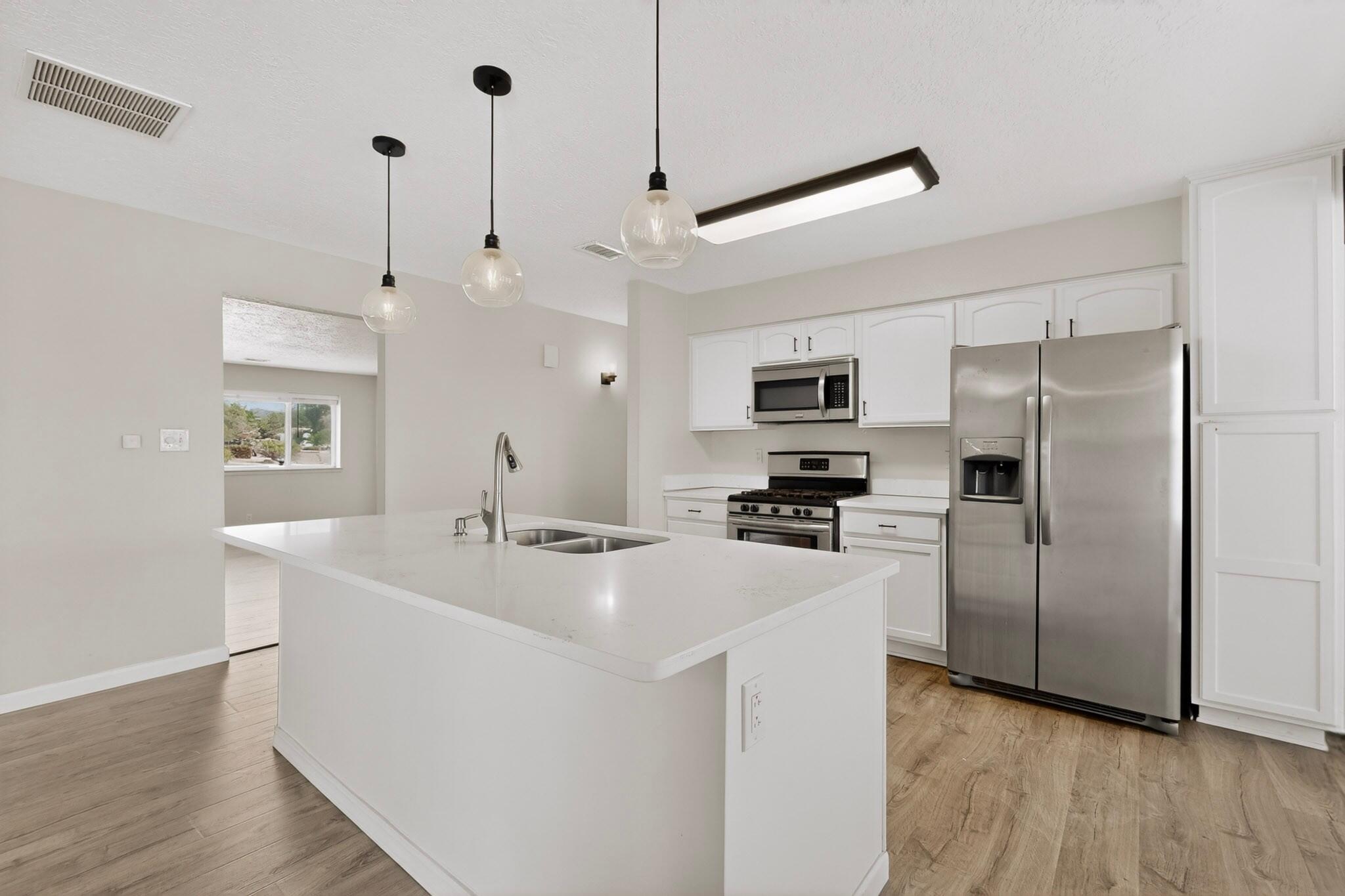 9701 Avenida Del Oso NE