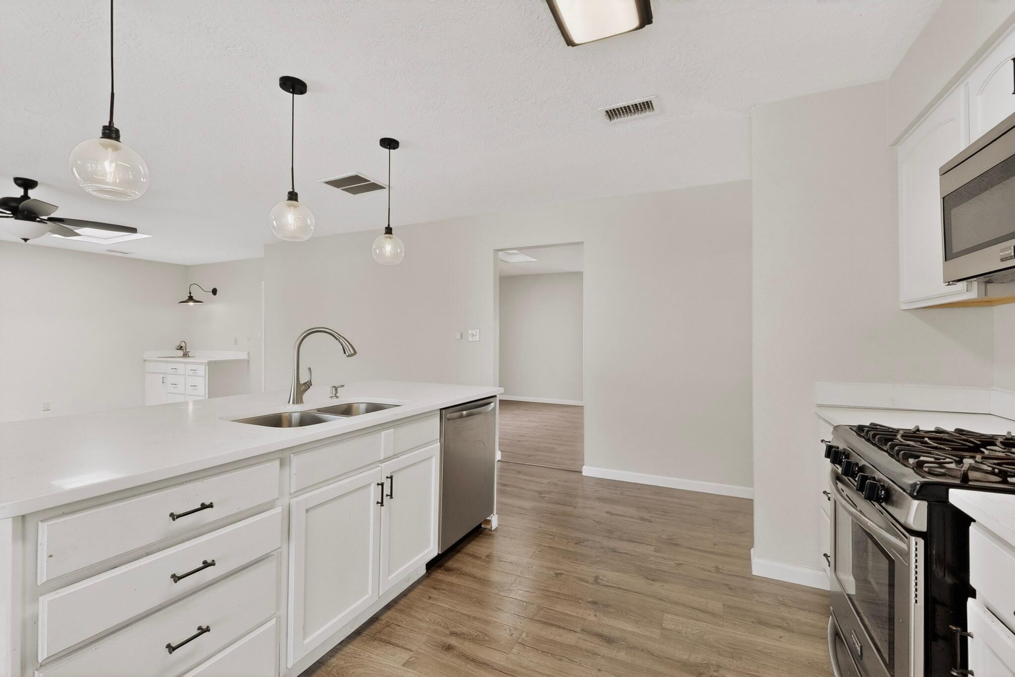 9701 Avenida Del Oso NE