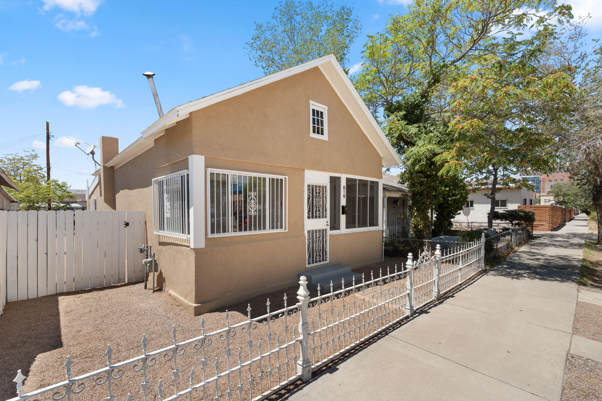 619 5th Street SW