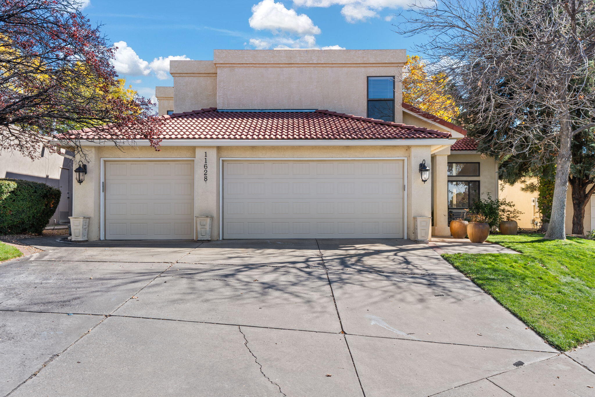 11628 WOODMAR Lane NE