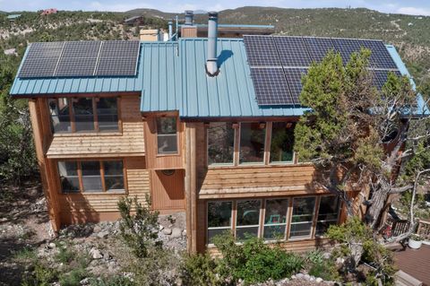 Photo of 24 Beaver Lane, Cedar Crest, NM 87008 (MLS # 1103745)