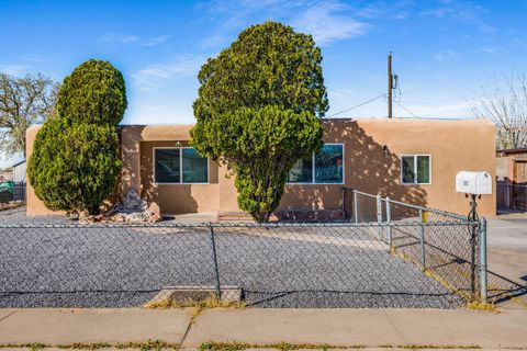 513 53rd Street SW Albuquerque NM 87105