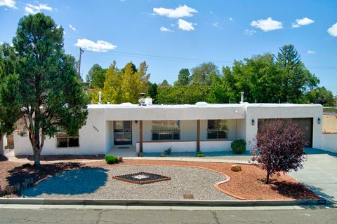 Photo of 1000 CUATRO CERROS Trail SE, Albuquerque, NM 87123 (MLS # 1091926)