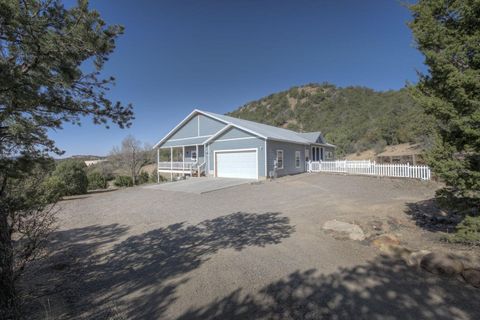 Photo of 88 Rincon Loop Loop, Tijeras, NM 87059 (MLS # 1098650)
