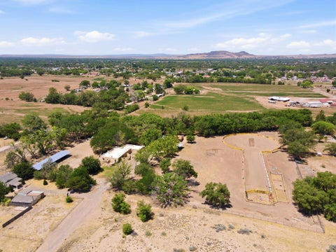 Homes For Sale - 170 El Cerro Loop<br/> Los Lunas, NM 87031