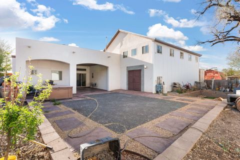 Photo of 2912 WILLIAM Street SE, Albuquerque, NM 87102 (MLS # 1082118)