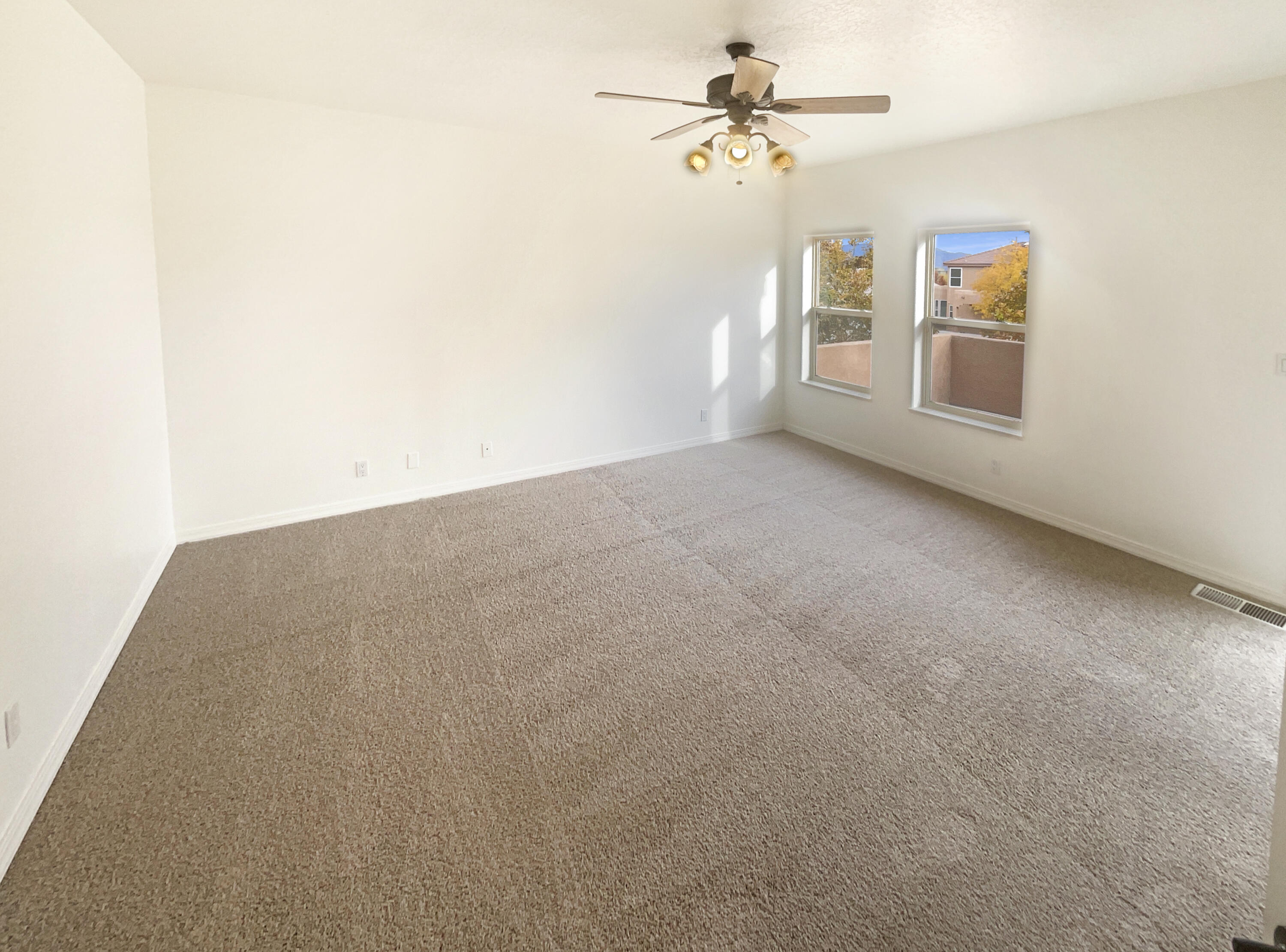 3856 Spyglass Loop SE