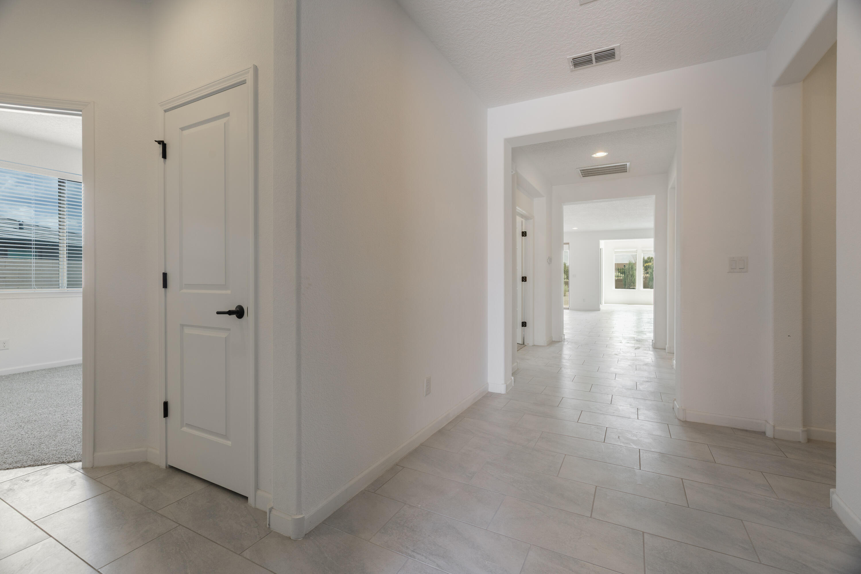 2729 KINGS CANYON Loop NE