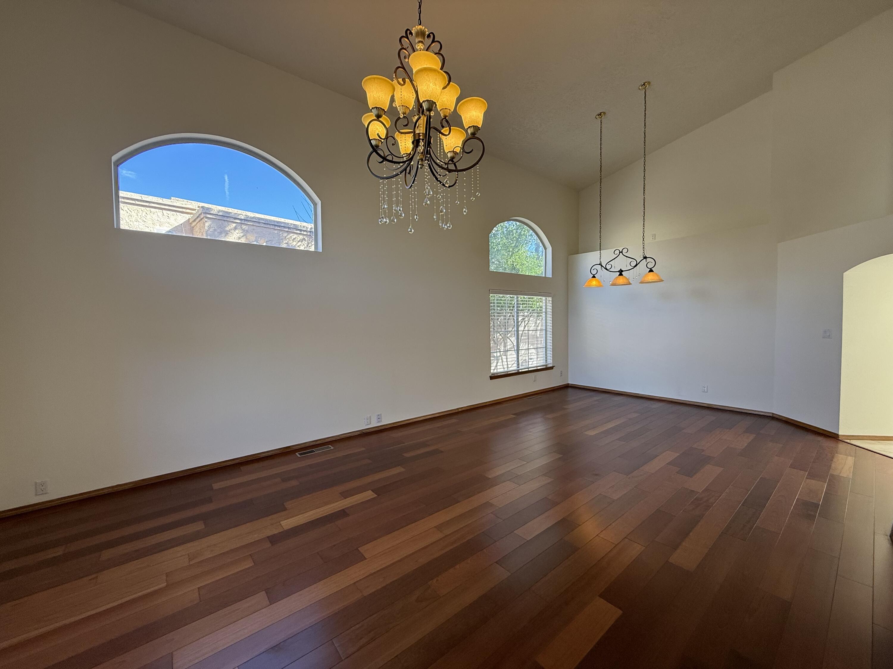 8212 Eagle Rock Avenue NE