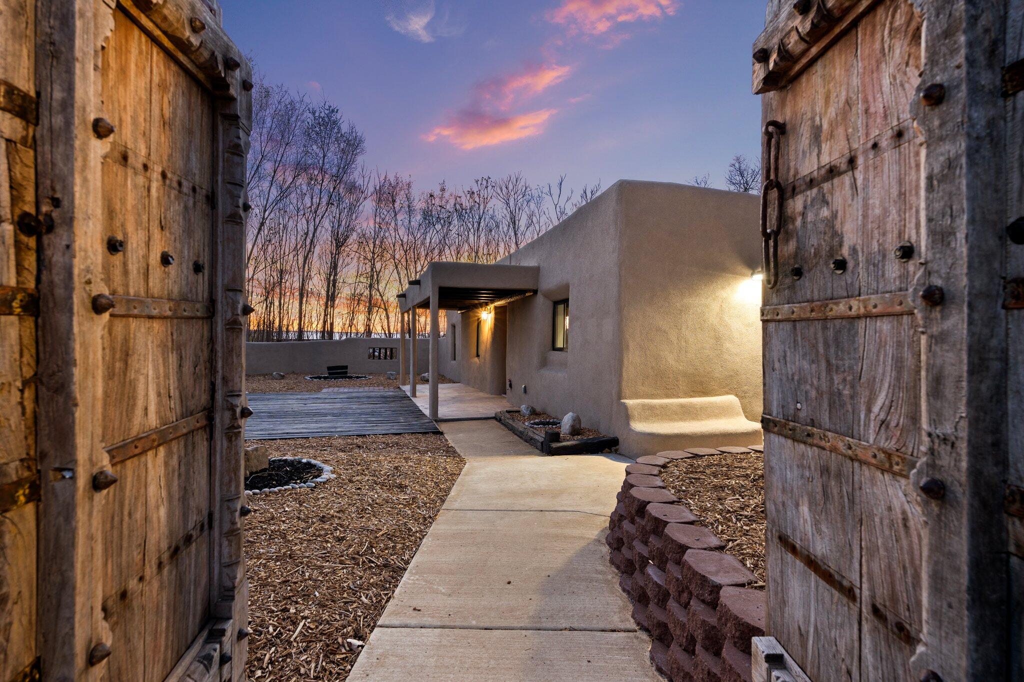 265 La Ladera Road, Peralta, New Mexico image 2