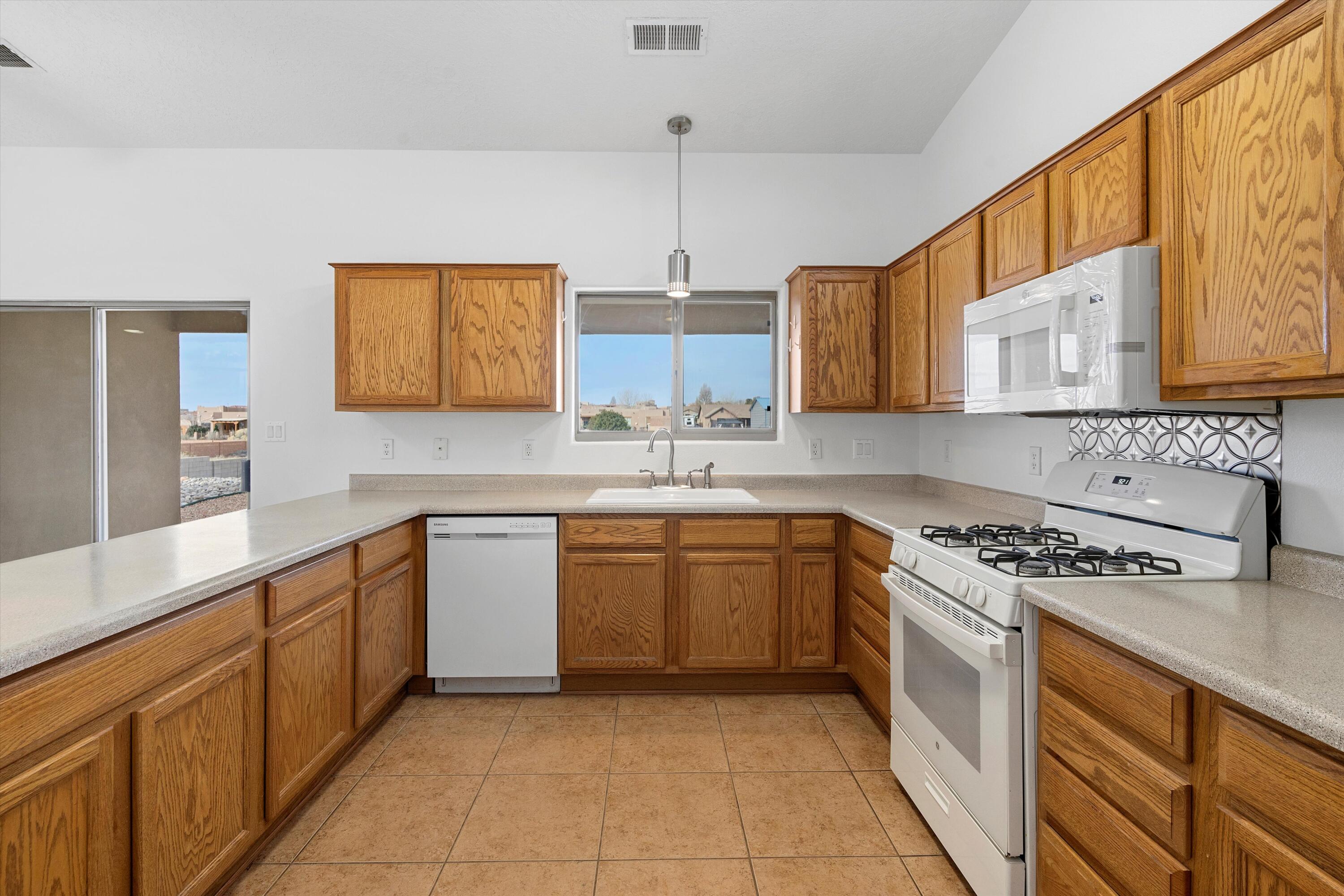 725 6th Street, Rio Rancho, New Mexico image 16