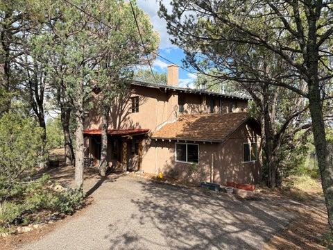 Homes For Sale - 42 Ridge Drive<br/> Cedar Crest, NM 87008