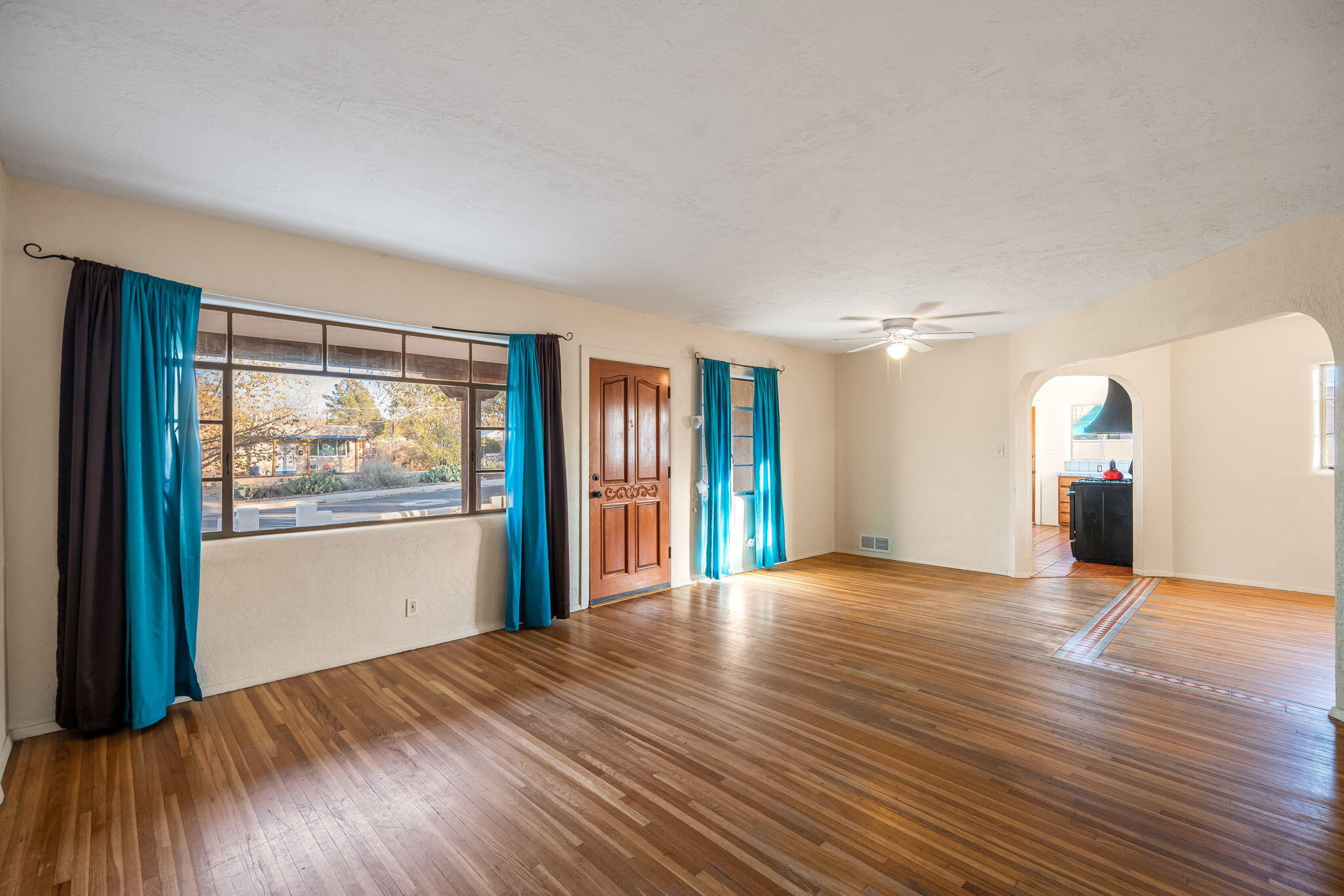 701 Laguayra Drive NE