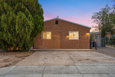 Multifamily For Sale - 425 Grove Street<br/> Albuquerque, NM 87108