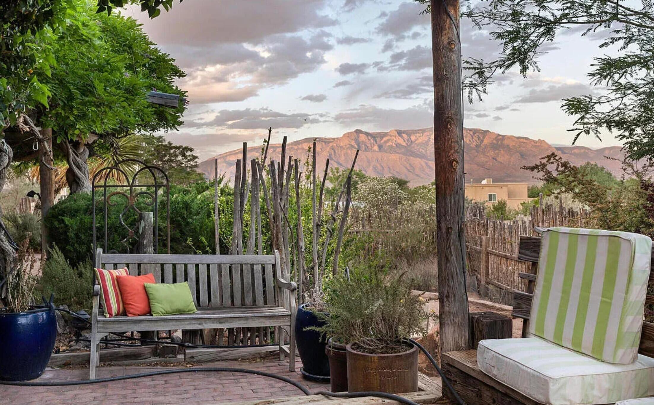 416 Camino Arco Iris