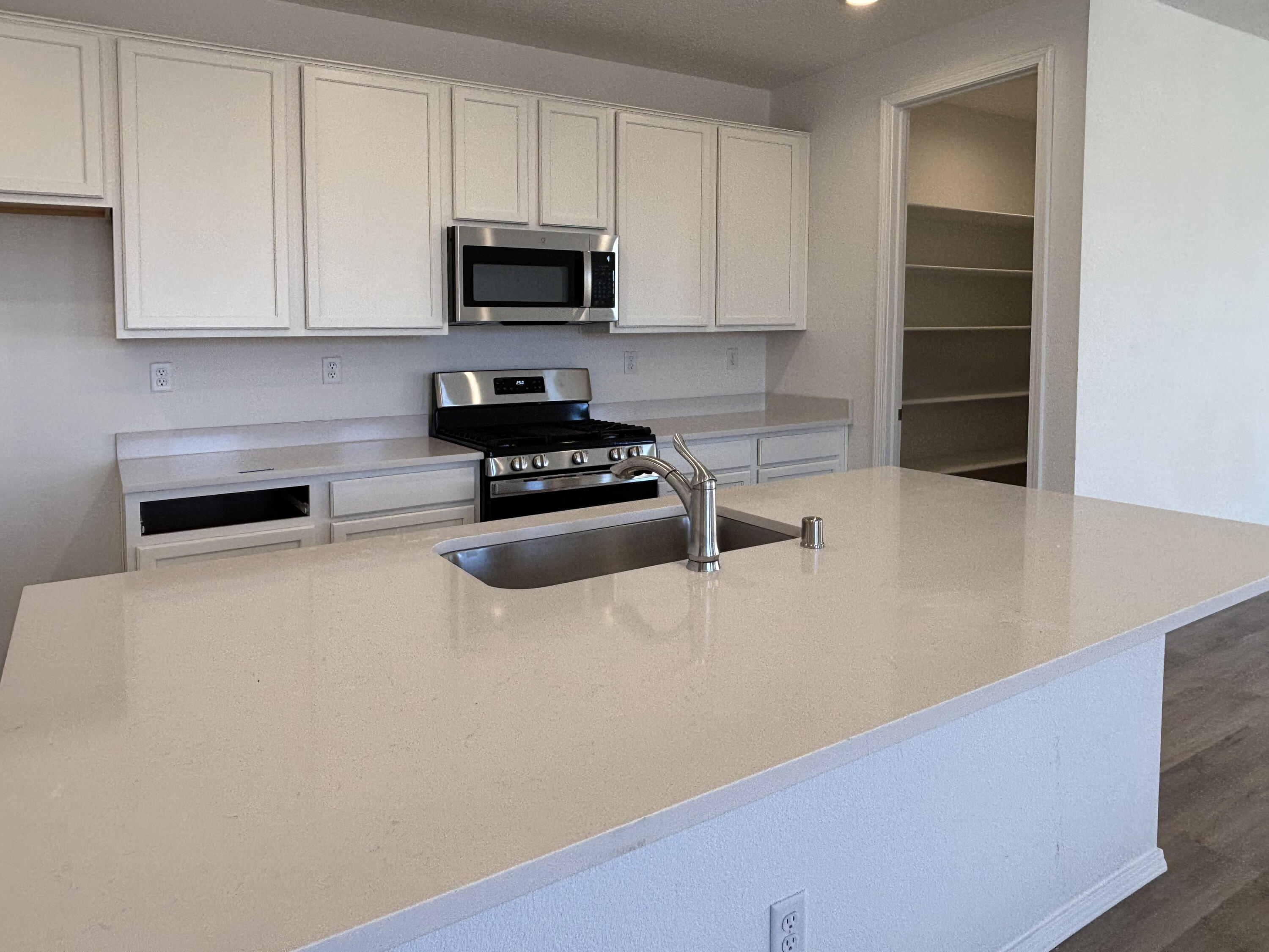 1371 Vallecito Court, Los Lunas, New Mexico image 2
