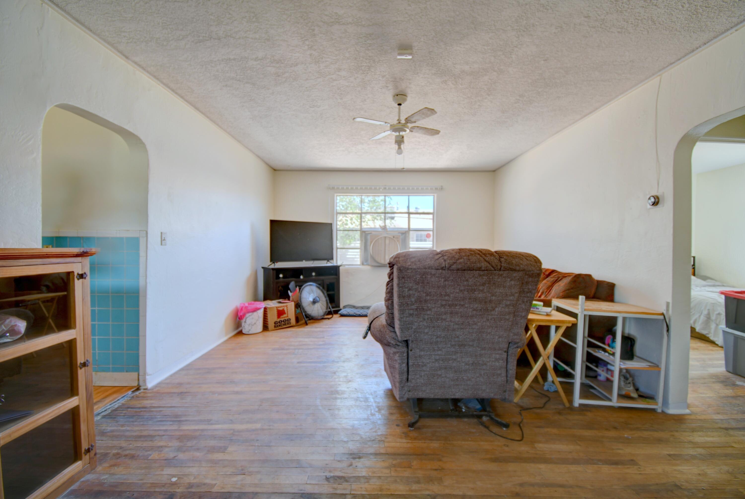 1008 W Castillo Avenue