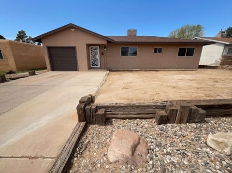 Photo of 1209 Westerfeld Drive NE, Albuquerque, NM 87112 (MLS # 1100979)