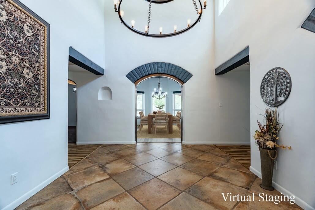 1718 Avenida Las Campanas NW