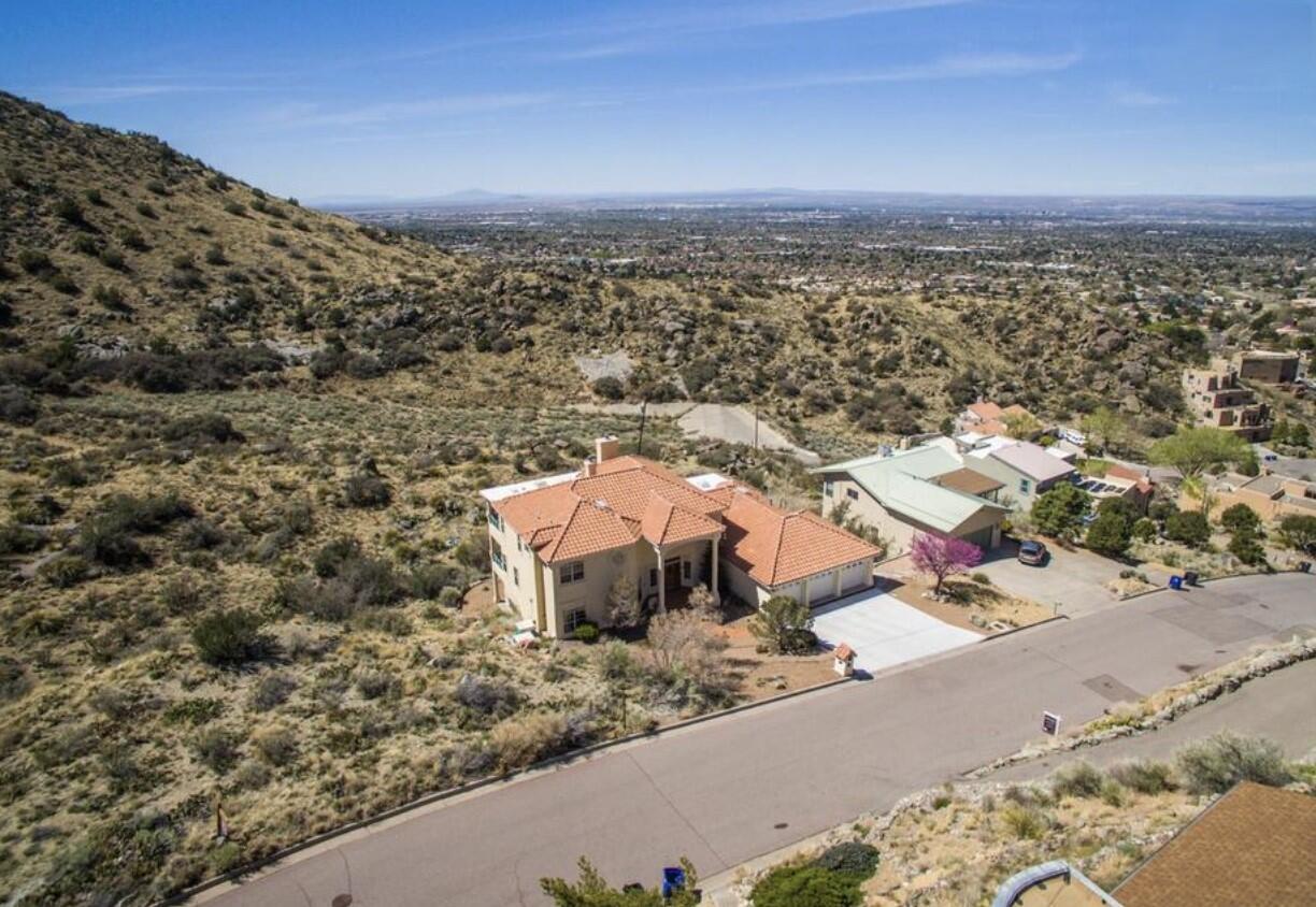 13516 Deer Trail Place NE