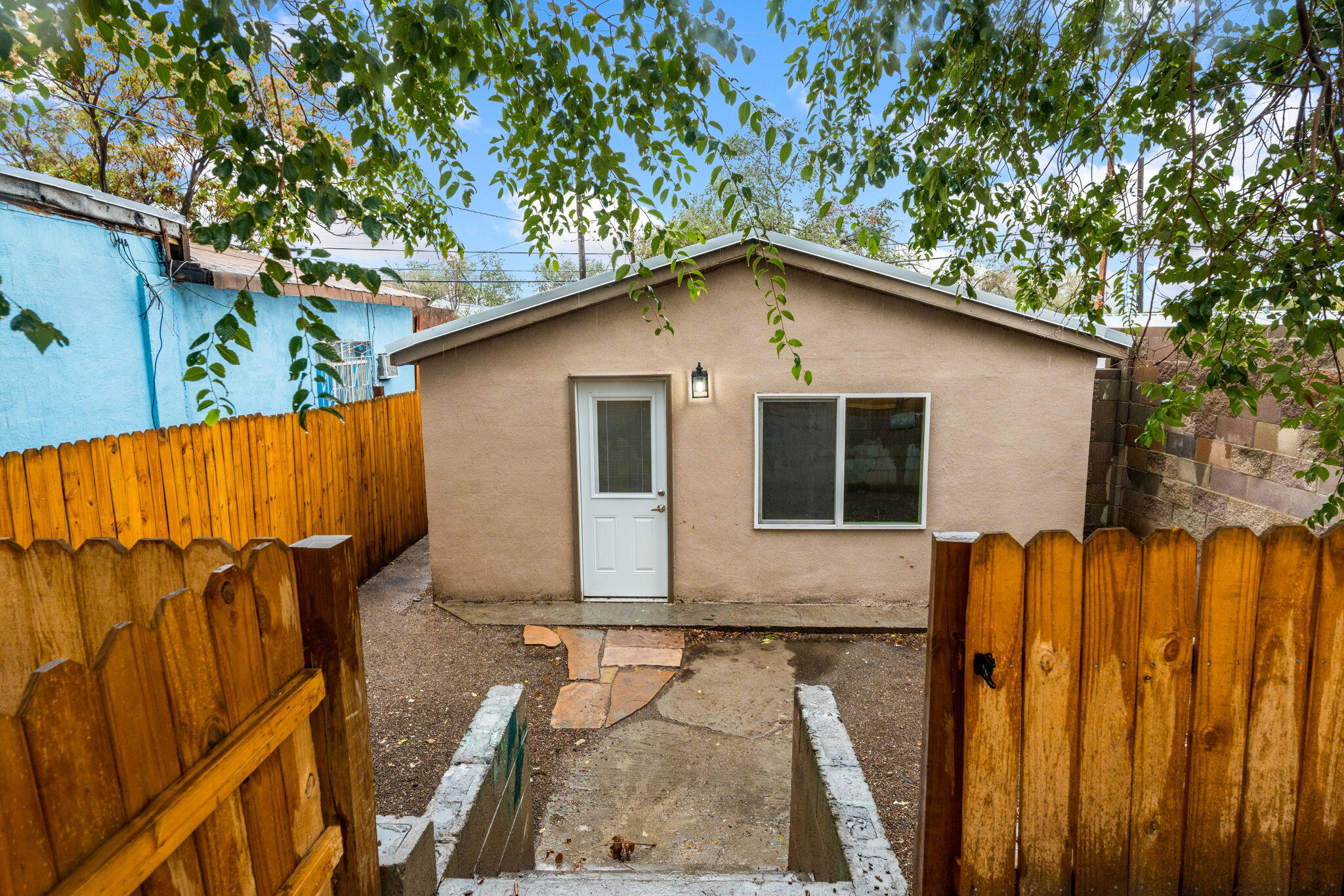 917 Edith Boulevard SE