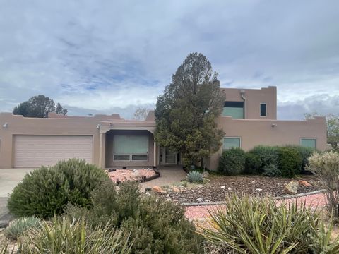 Photo of 1137 Marigold Drive NE, Albuquerque, NM 87122 (MLS # 1103105)